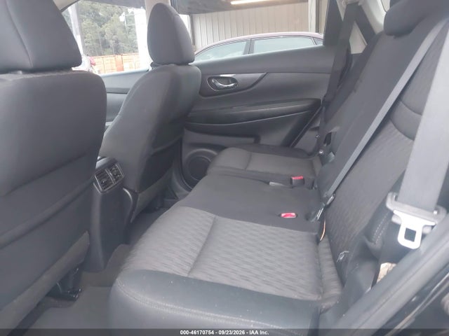 46170754 :رقم المزاد ، 5N1AT2MT5HC870571 vin ، 2017 Nissan Rogue Sv مزاد بيع