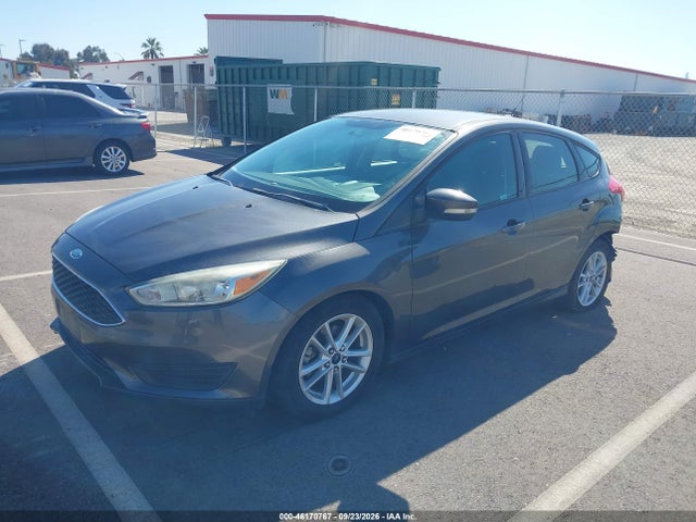 Ford FOCUS SE 2016 1FADP3K23GL247086 Image 2