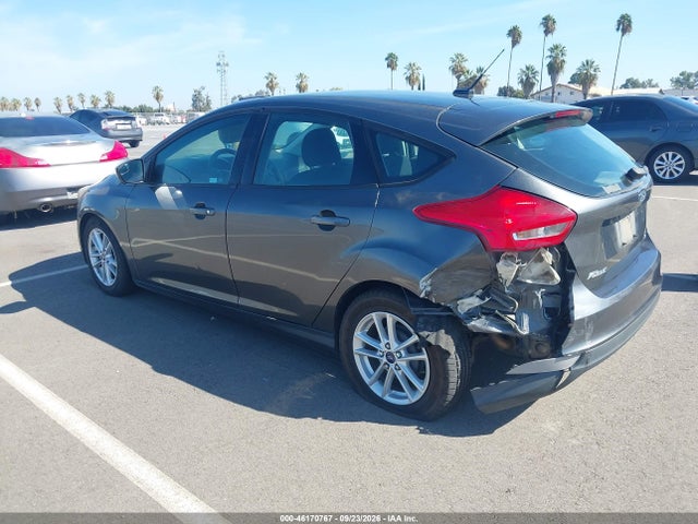 Ford FOCUS SE 2016 1FADP3K23GL247086 Image 3