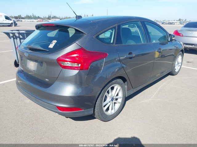 Ford FOCUS SE 2016 1FADP3K23GL247086 Image 4