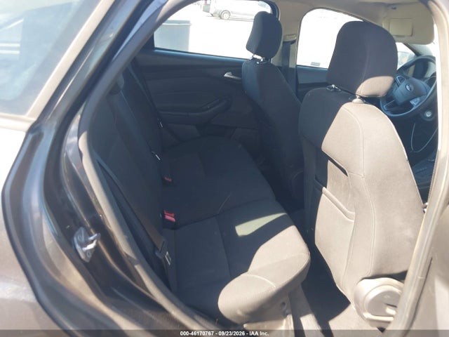 Ford FOCUS SE 2016 1FADP3K23GL247086 Image 8