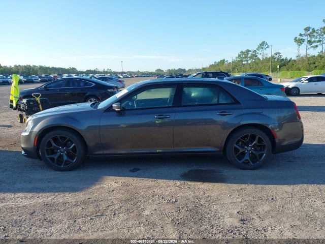 2021 Chrysler 300 300s მანქანა იყიდება აუქციონზე, vin: 2C3CCABG4MH537481, აუქციონის ნომერი: 46170821