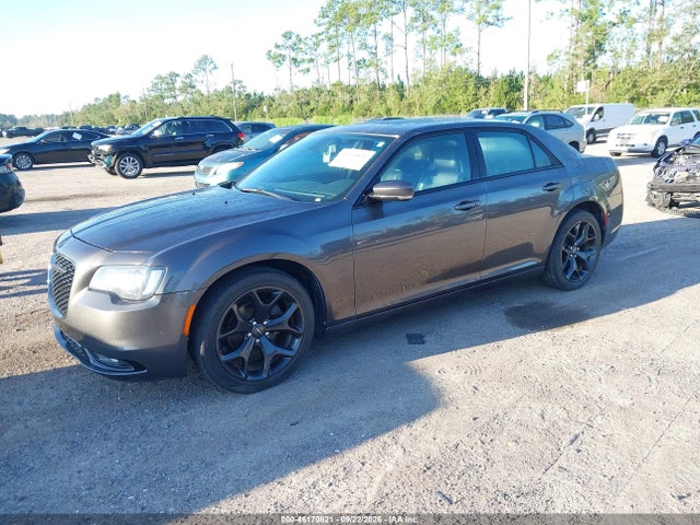 2021 Chrysler 300 300s მანქანა იყიდება აუქციონზე, vin: 2C3CCABG4MH537481, აუქციონის ნომერი: 46170821