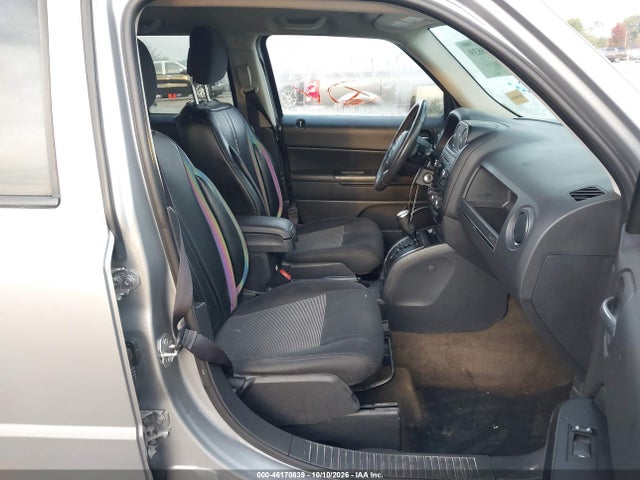 2017 Jeep Patriot Latitude 4x4 მანქანა იყიდება აუქციონზე, vin: 1C4NJRFB7HD158937, აუქციონის ნომერი: 46170839