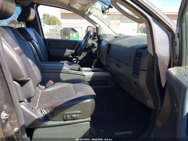 46170932 :رقم المزاد ، 1N6AA0CC4AN310418 vin ، 2010 Nissan Titan Pro-4x مزاد بيع
