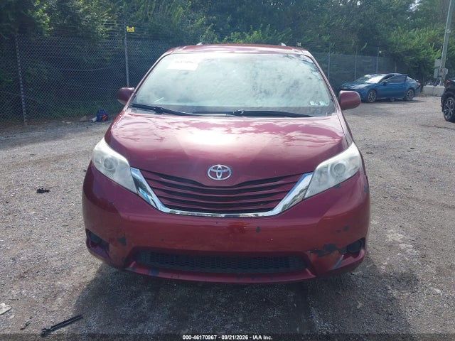 5TDKK3DC4FS571022 Toyota Sienna Le 8 Passenger