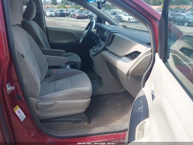 5TDKK3DC4FS571022 Toyota Sienna Le 8 Passenger