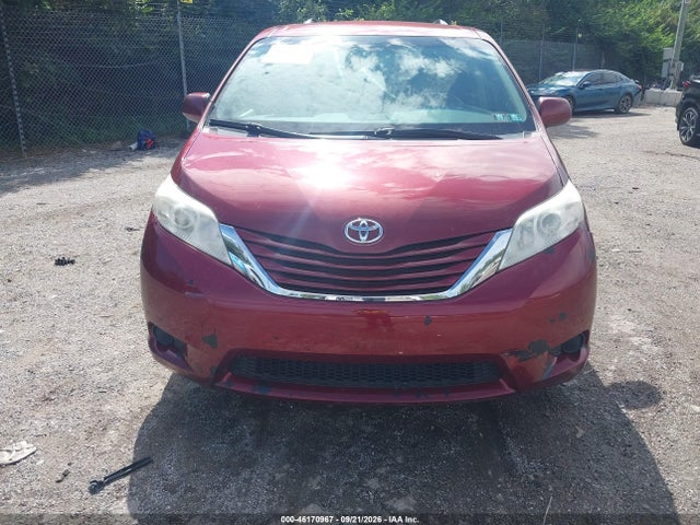 5TDKK3DC4FS571022 Toyota Sienna Le 8 Passenger