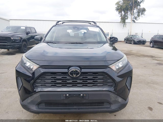 46171121 :رقم المزاد ، JTMH1RFV4KJ004394 vin ، 2019 Toyota Rav4 Le مزاد بيع