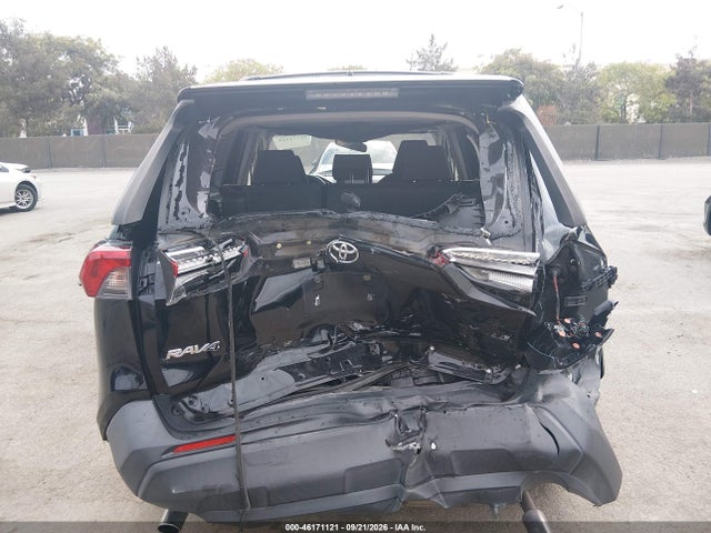 46171121 :رقم المزاد ، JTMH1RFV4KJ004394 vin ، 2019 Toyota Rav4 Le مزاد بيع