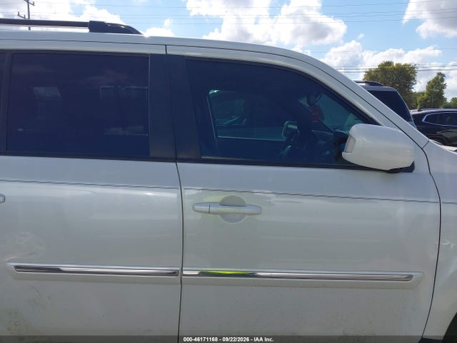46171168 :رقم المزاد ، 5FNYF3H95FB023189 vin ، 2015 Honda Pilot Touring مزاد بيع