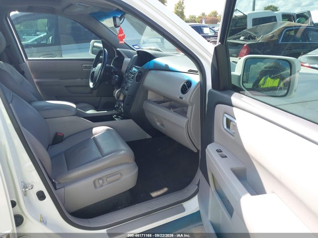 46171168 :رقم المزاد ، 5FNYF3H95FB023189 vin ، 2015 Honda Pilot Touring مزاد بيع