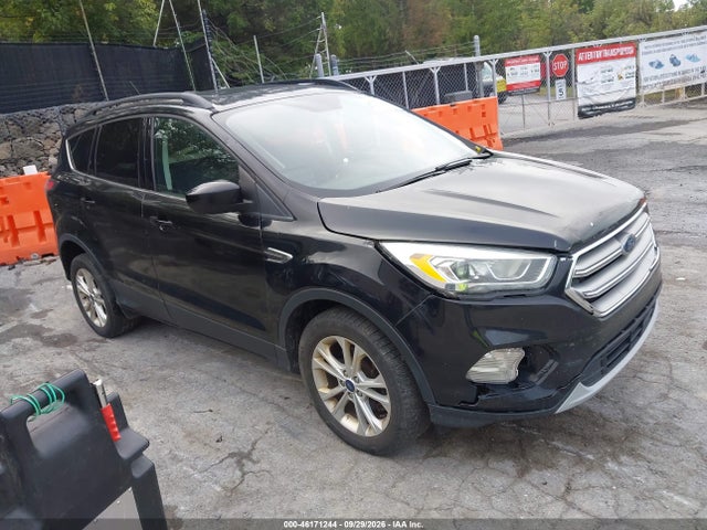 Продаж на аукціоні авто 2017 Ford Escape Se, vin: 1FMCU9GD4HUB33858, номер лоту: 46171244
