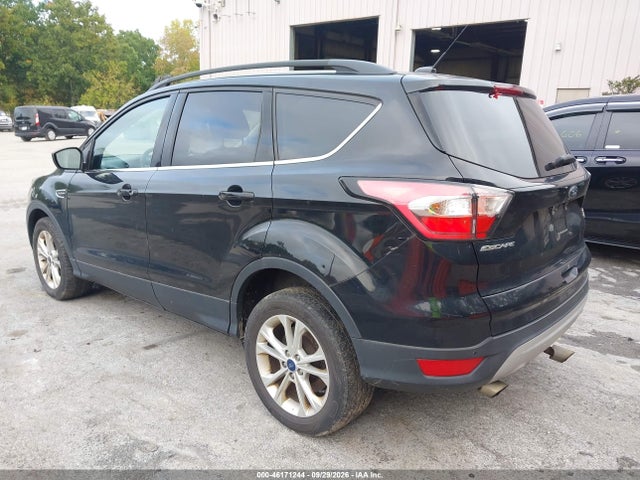 Продаж на аукціоні авто 2017 Ford Escape Se, vin: 1FMCU9GD4HUB33858, номер лоту: 46171244