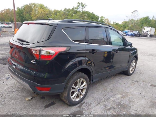 Продаж на аукціоні авто 2017 Ford Escape Se, vin: 1FMCU9GD4HUB33858, номер лоту: 46171244
