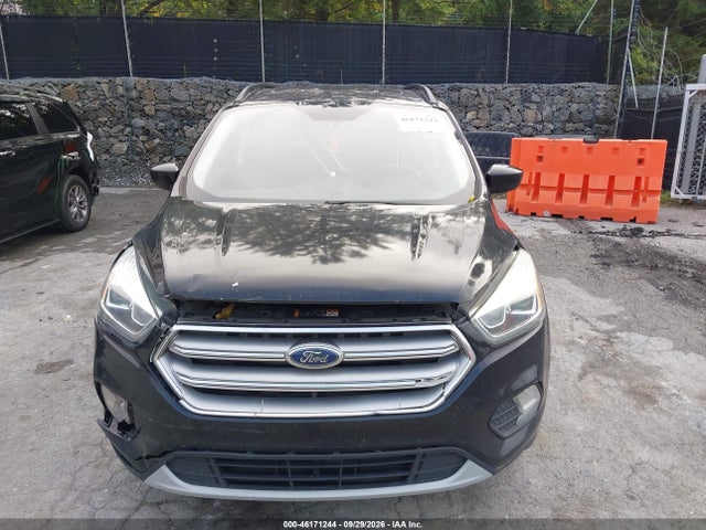 Продаж на аукціоні авто 2017 Ford Escape Se, vin: 1FMCU9GD4HUB33858, номер лоту: 46171244