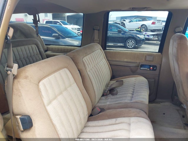 Продажа на аукционе авто 1994 Chevrolet Suburban K1500, vin: 1GNFK16K2RJ428069, номер лота: 46171268