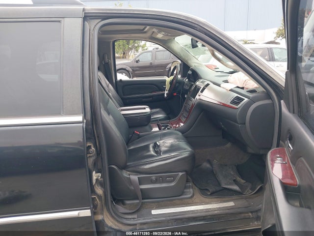 46171293 :رقم المزاد ، 1GYEC63837R401074 vin ، 2007 Cadillac Escalade Standard مزاد بيع