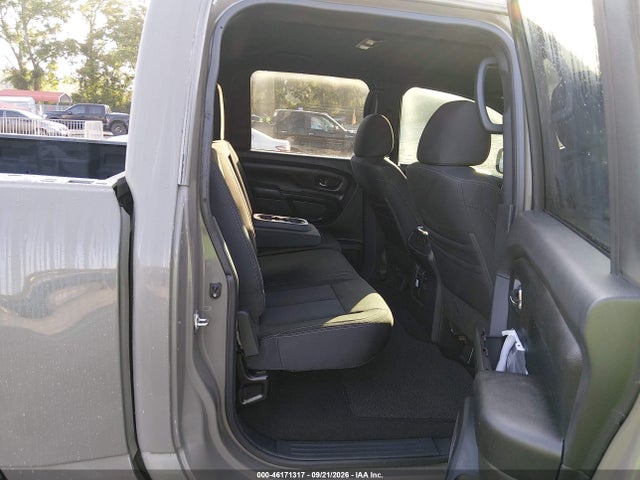 46171317 :رقم المزاد ، 1N6AA1E50JN531311 vin ، 2018 Nissan Titan Sv مزاد بيع