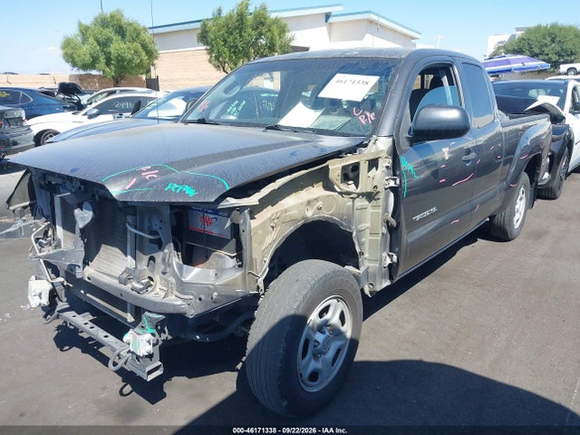 Toyota Tacoma 2015 5TFTX4CN4FX059768 Image 2