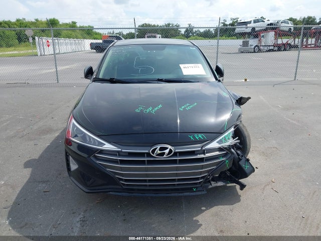 2019 Hyundai Elantra Se მანქანა იყიდება აუქციონზე, vin: KMHD74LF7KU818918, აუქციონის ნომერი: 46171351