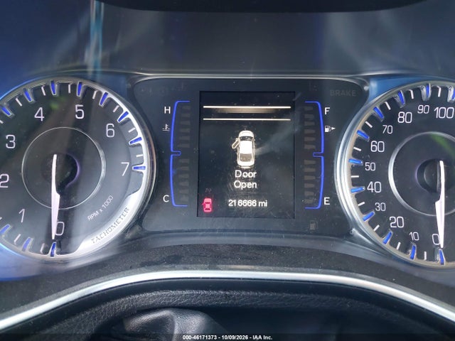 2015 Chrysler 200 Limited მანქანა იყიდება აუქციონზე, vin: 1C3CCCAB5FN503772, აუქციონის ნომერი: 46171373