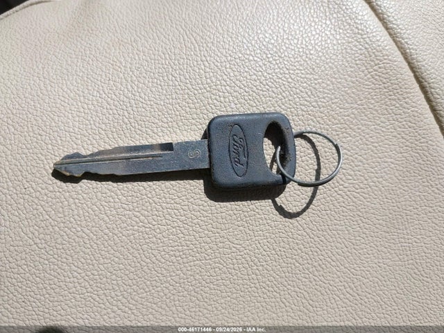 46171446 :رقم المزاد ، 1FTRF18L3WKB52412 vin ، 1998 Ford F-150 Lariat/standard/xl/xlt مزاد بيع