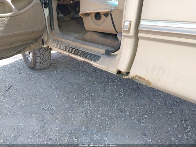 46171446 :رقم المزاد ، 1FTRF18L3WKB52412 vin ، 1998 Ford F-150 Lariat/standard/xl/xlt مزاد بيع