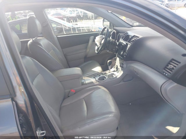 2010 Toyota Highlander Se V6 მანქანა იყიდება აუქციონზე, vin: 5TDJK3EH8AS035284, აუქციონის ნომერი: 46171494