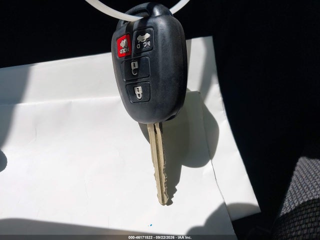 Продажа на аукционе авто 2017 Toyota Corolla Se, vin: 2T1BURHE5HC864870, номер лота: 46171522
