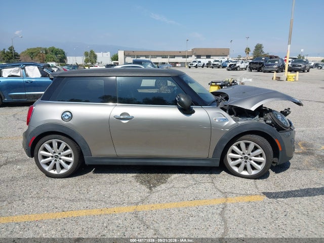 46171539 :رقم المزاد ، WMWXP7C59K2A54527 vin ، 2019 Mini Hardtop Cooper S مزاد بيع