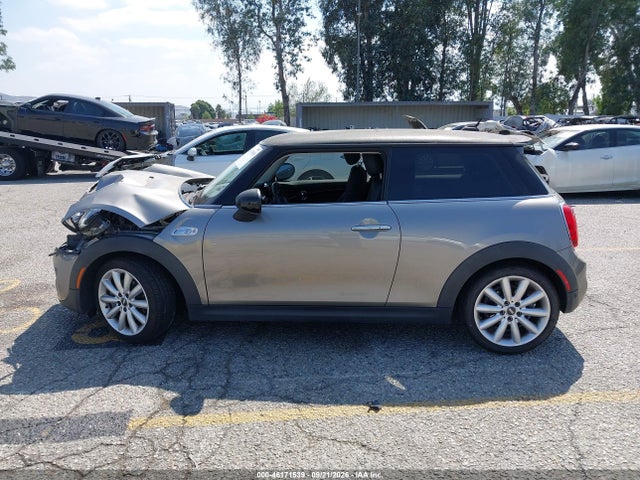 46171539 :رقم المزاد ، WMWXP7C59K2A54527 vin ، 2019 Mini Hardtop Cooper S مزاد بيع