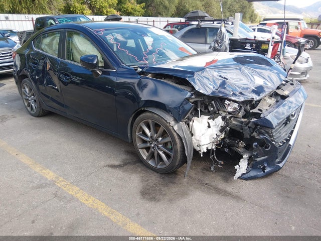 Mazda Mazda3 Touring 2018 3MZBN1V35JM163743 zdjęcie główne