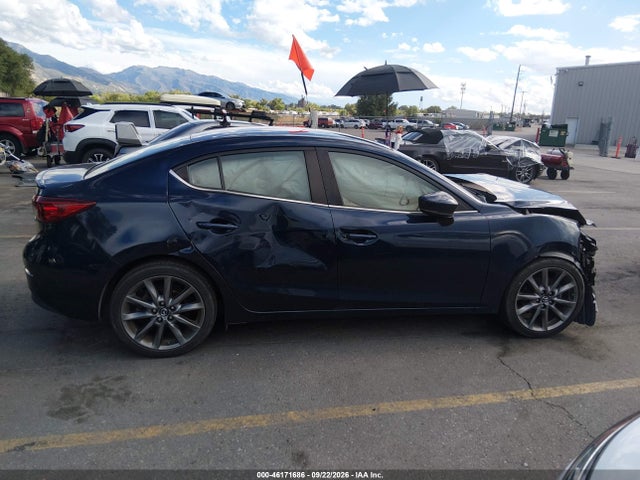 Mazda Mazda3 Touring 2018 3MZBN1V35JM163743 Image 12