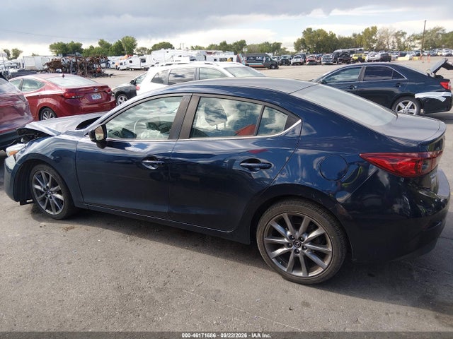 Mazda Mazda3 Touring 2018 3MZBN1V35JM163743 Image 13