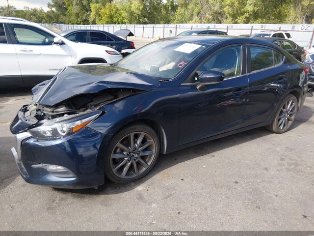 Mazda Mazda3 Touring 2018 3MZBN1V35JM163743 Image 2