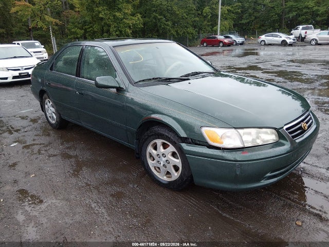 46171824 :رقم المزاد ، 4T1BG22K6YU687077 vin ، 2000 Toyota Camry Le مزاد بيع