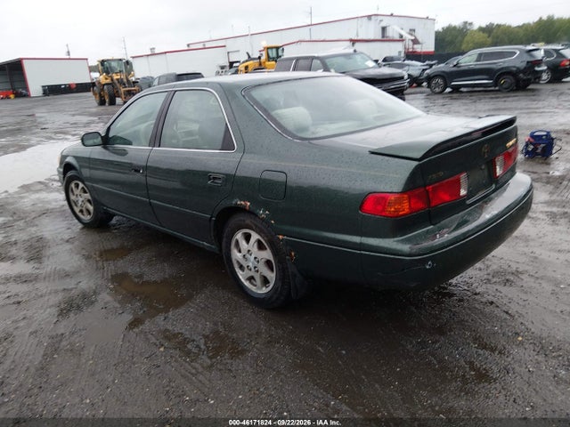 46171824 :رقم المزاد ، 4T1BG22K6YU687077 vin ، 2000 Toyota Camry Le مزاد بيع
