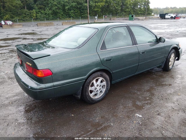 46171824 :رقم المزاد ، 4T1BG22K6YU687077 vin ، 2000 Toyota Camry Le مزاد بيع