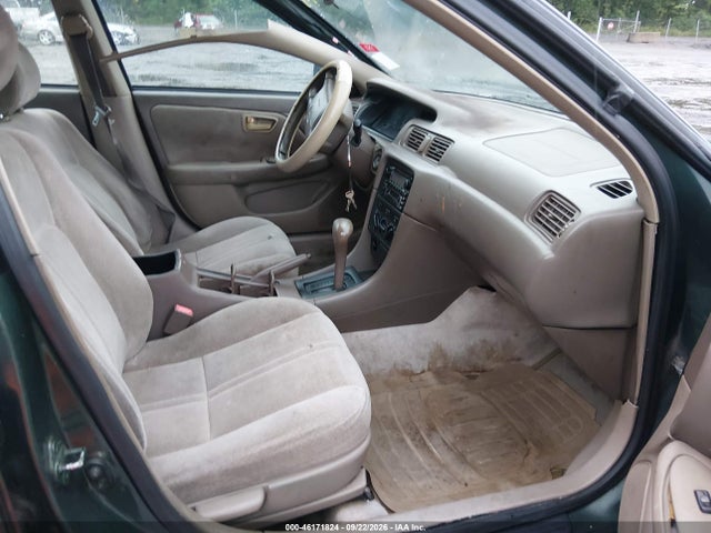 46171824 :رقم المزاد ، 4T1BG22K6YU687077 vin ، 2000 Toyota Camry Le مزاد بيع