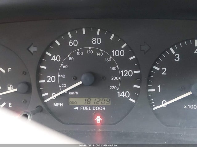 46171824 :رقم المزاد ، 4T1BG22K6YU687077 vin ، 2000 Toyota Camry Le مزاد بيع