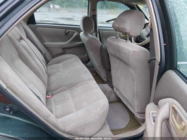 46171824 :رقم المزاد ، 4T1BG22K6YU687077 vin ، 2000 Toyota Camry Le مزاد بيع