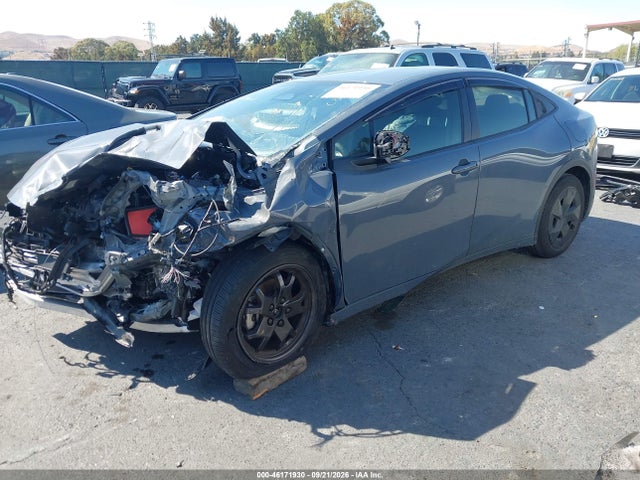 Toyota Prius Le 2025 JTDACAAU0S3051695 Image 2