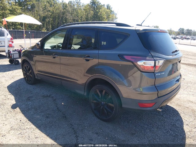 46172219 :رقم المزاد ، 1FMCU0G97HUD77589 vin ، 2017 Ford Escape Se مزاد بيع