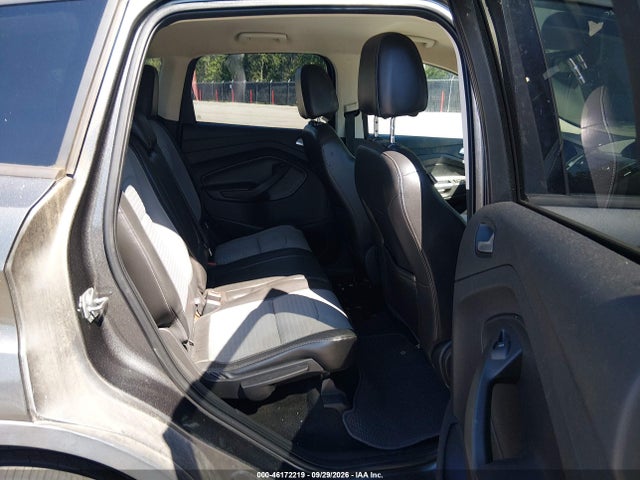 46172219 :رقم المزاد ، 1FMCU0G97HUD77589 vin ، 2017 Ford Escape Se مزاد بيع