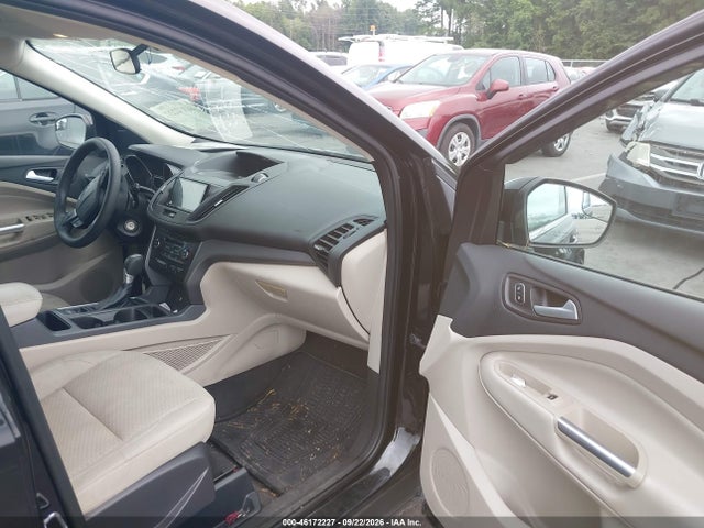 46172227 :رقم المزاد ، 1FMCU9G97HUA10230 vin ، 2017 Ford Escape Se مزاد بيع