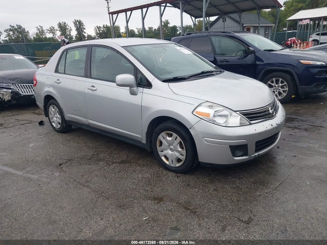 46172265 :رقم المزاد ، 3N1BC1AP5BL458532 vin ، 2011 Nissan Versa 1.8s مزاد بيع