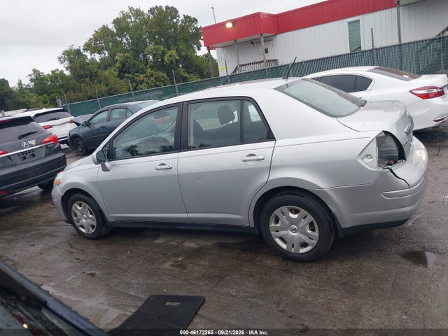 46172265 :رقم المزاد ، 3N1BC1AP5BL458532 vin ، 2011 Nissan Versa 1.8s مزاد بيع