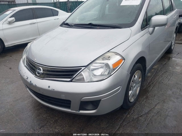 46172265 :رقم المزاد ، 3N1BC1AP5BL458532 vin ، 2011 Nissan Versa 1.8s مزاد بيع