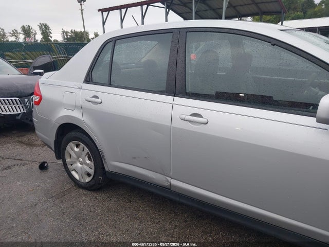 46172265 :رقم المزاد ، 3N1BC1AP5BL458532 vin ، 2011 Nissan Versa 1.8s مزاد بيع
